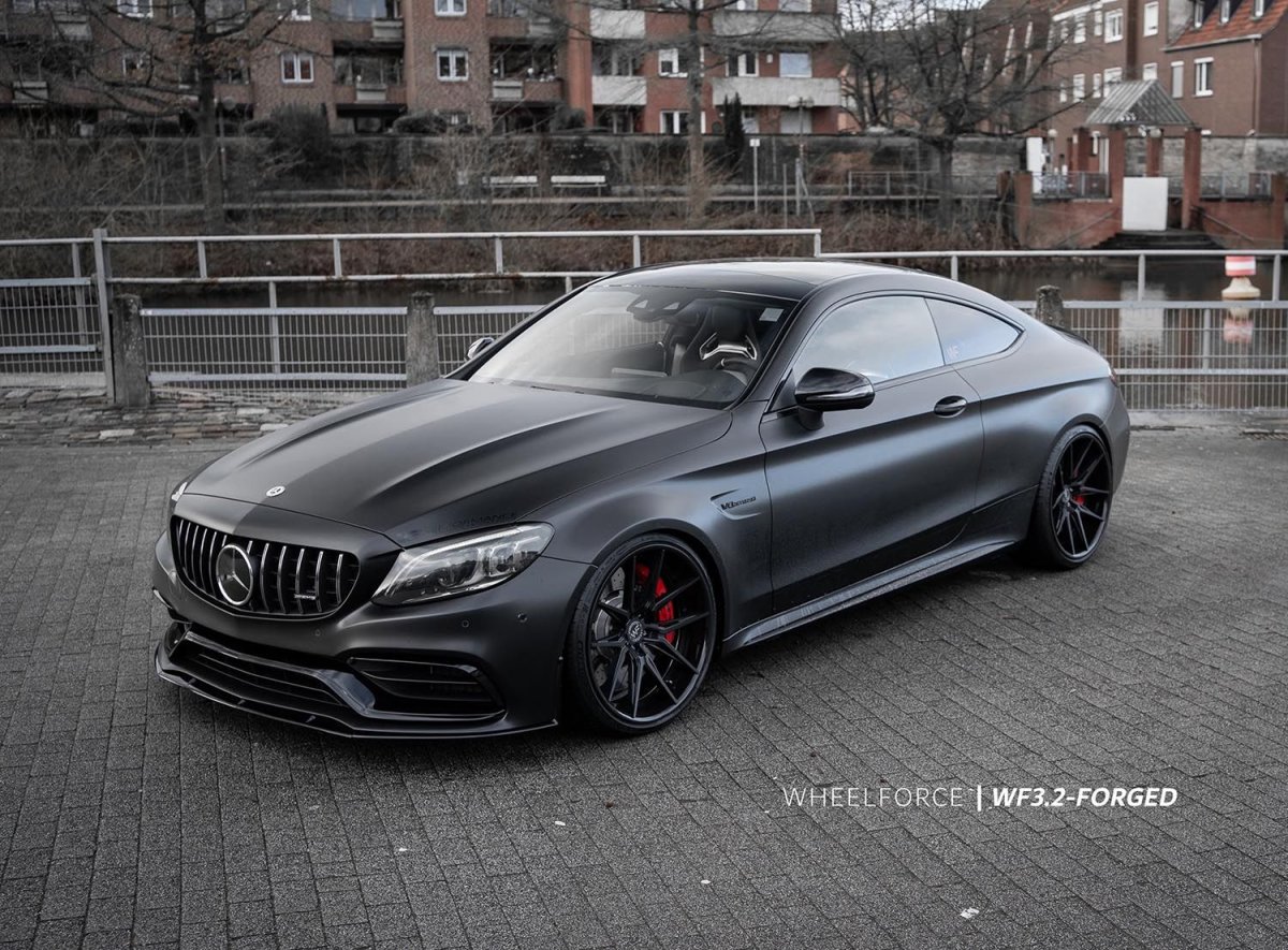 Mercedes s63 AMG Coupe черный матовый