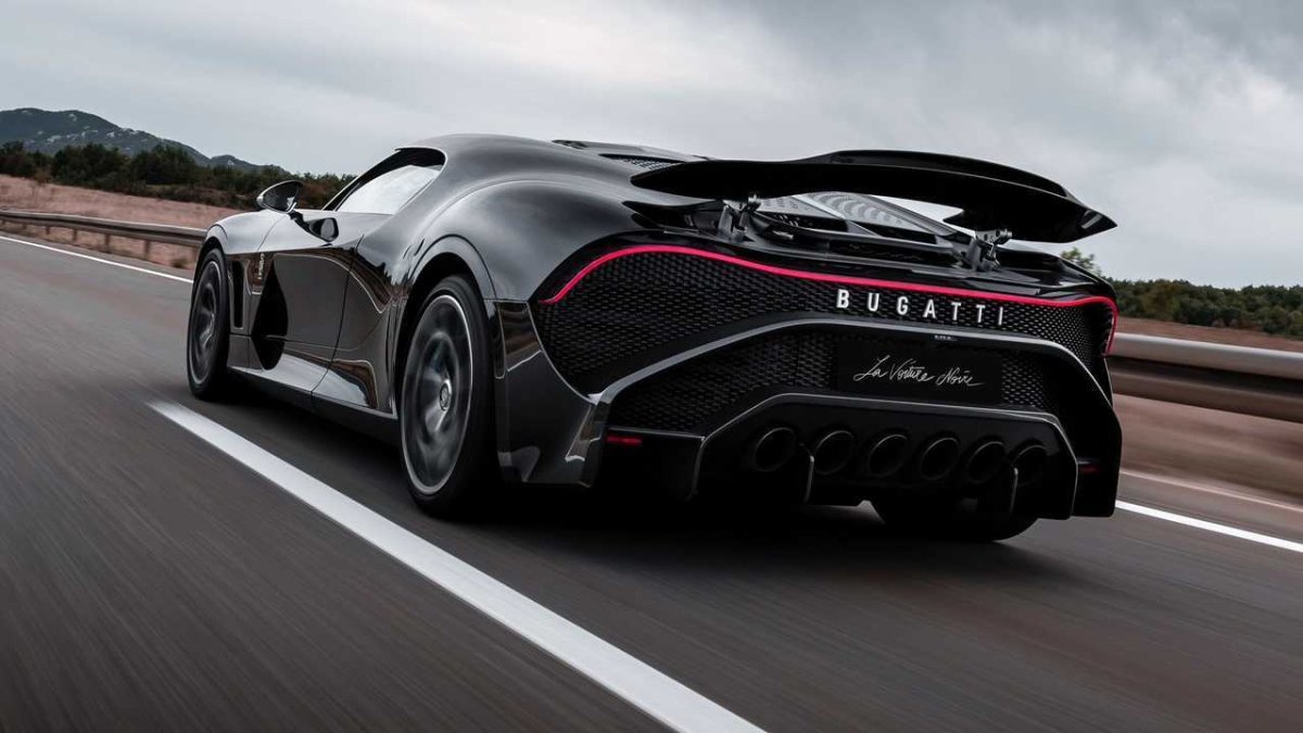 Bugatti представила гиперкар la voiture noire