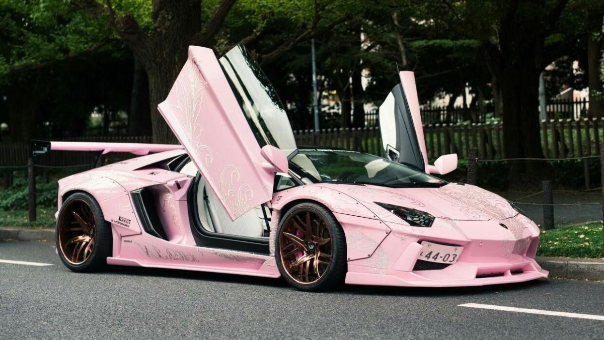 Lamborghini Aventador Tuning Pink