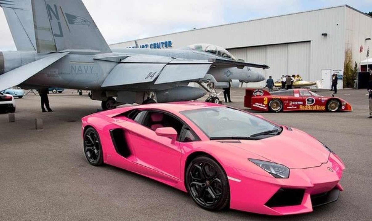 Lamborghini авентадор розовый