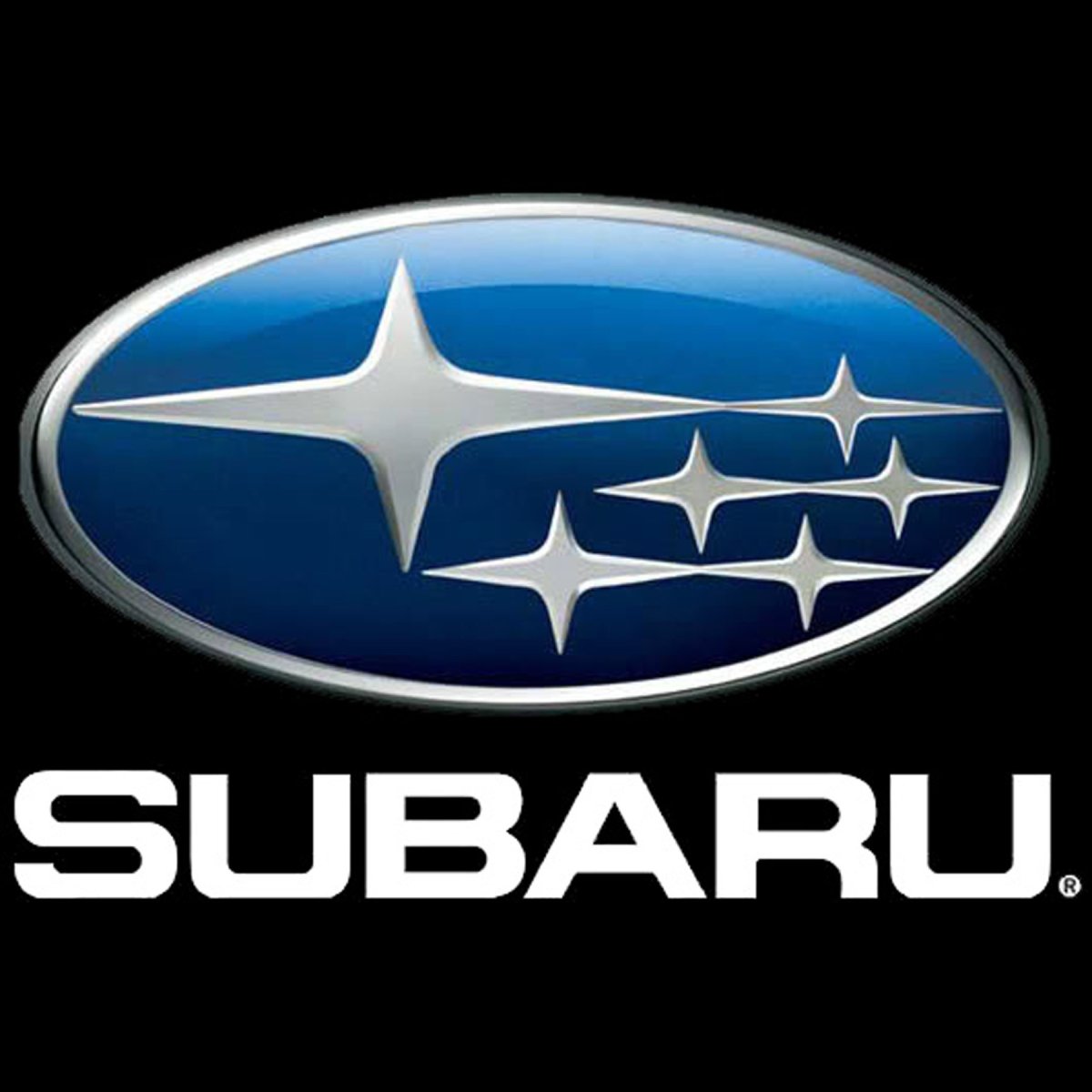 Эмблема Subaru на автомобиле