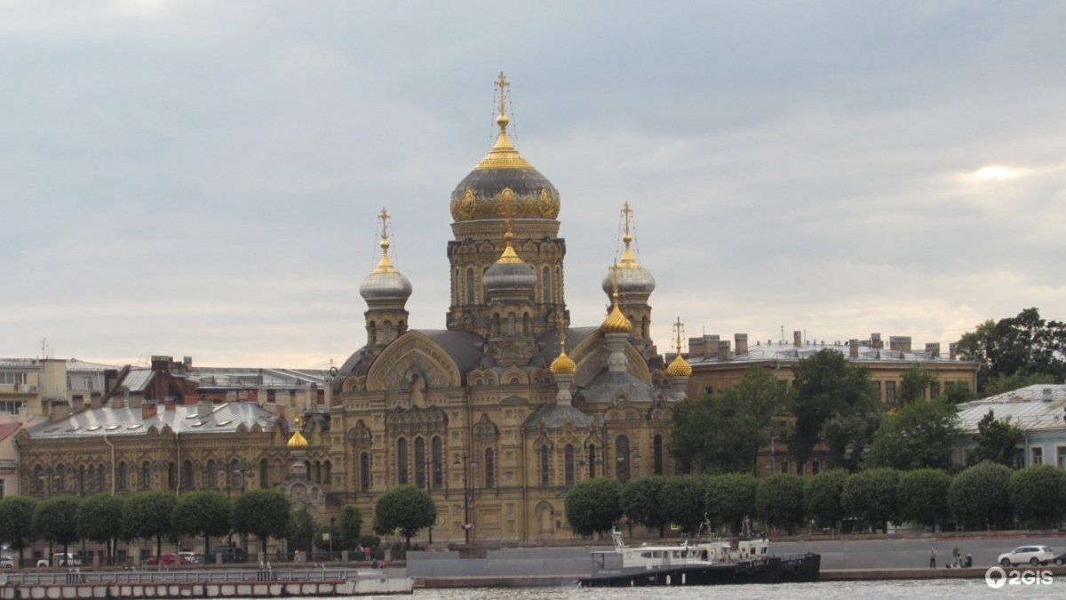 Успенский собор подворье Оптиной пустыни в Санкт-Петербурге на воде