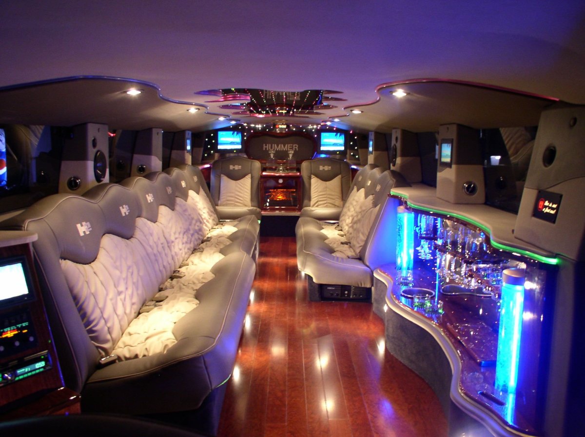 Hummer Limousine h2 Interior