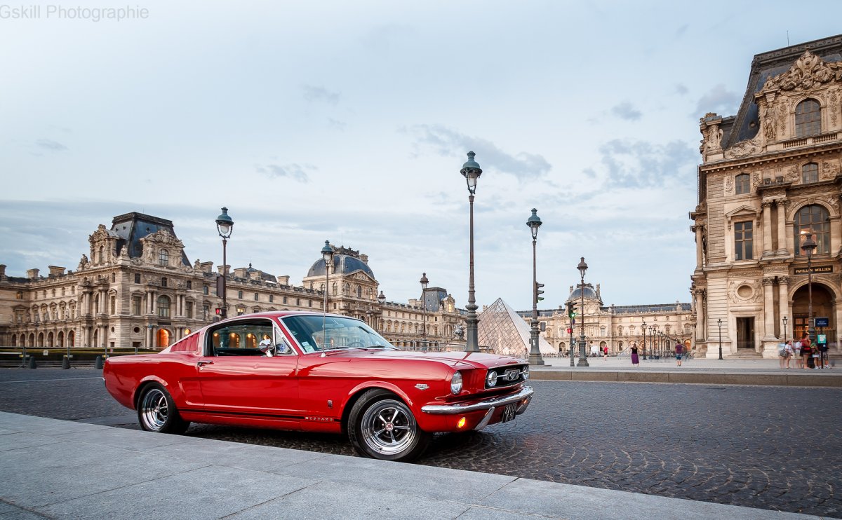 Форд Мустанг в Париже