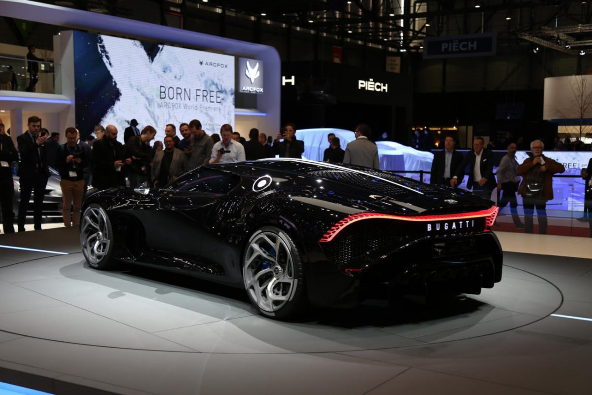 Bugatti la voiture noire салон