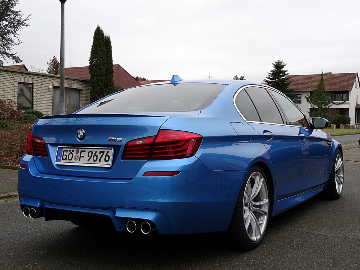 BMW m5 f10 Monte Carlo Blue