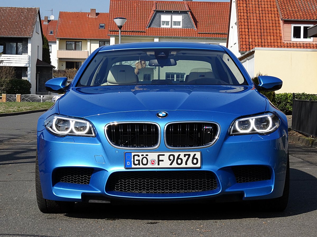 BMW m5 f10 Monte Carlo Blue
