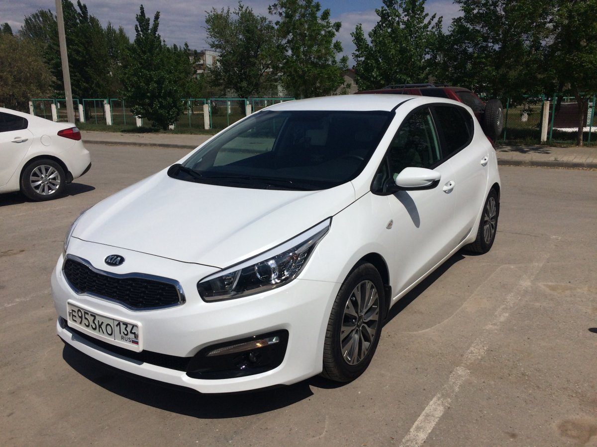 Kia Ceed 2016 белый