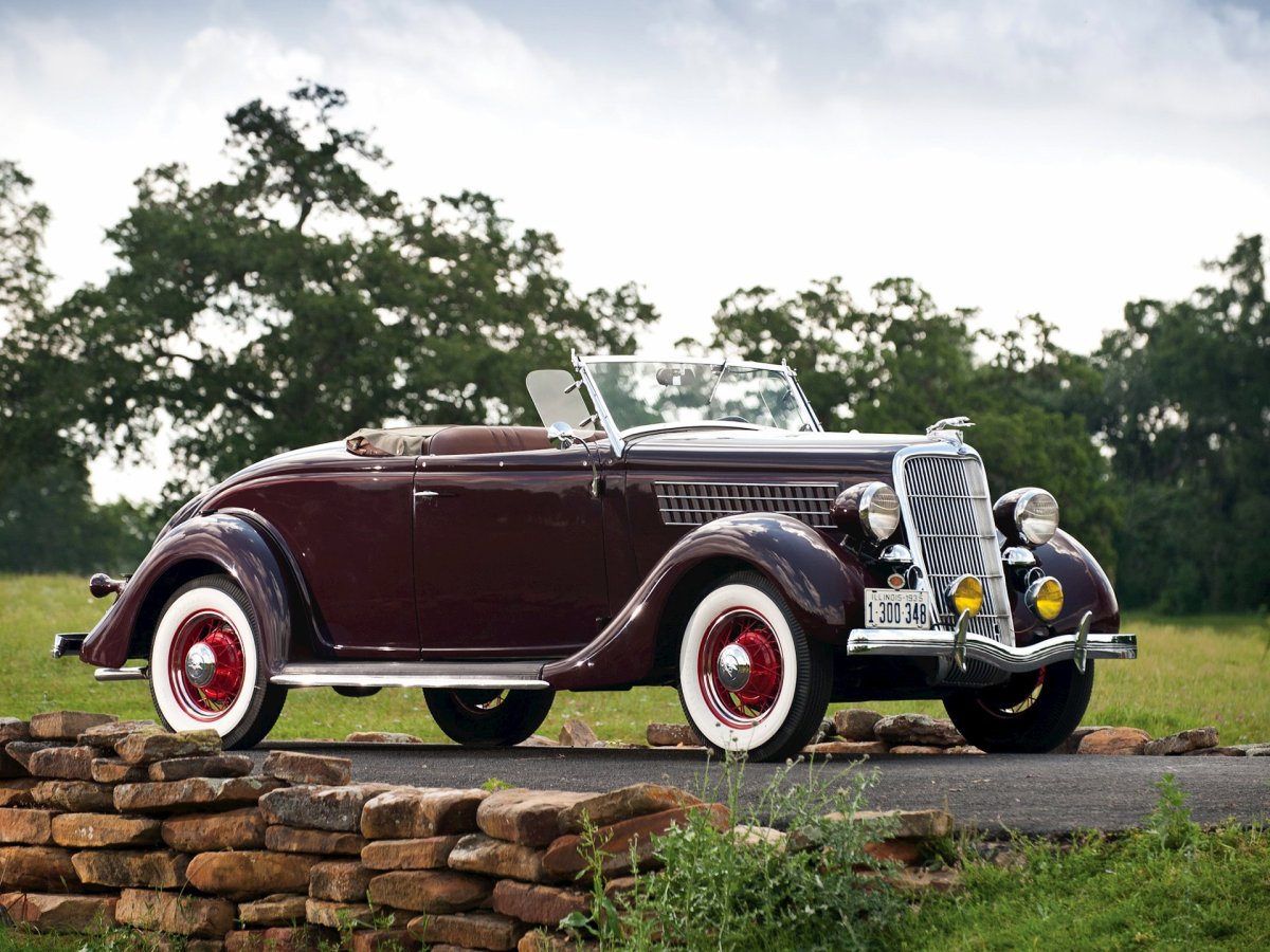 1935 Ford Deluxe