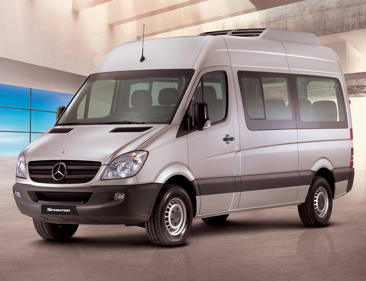 Mercedes-Benz Sprinter с456ас136