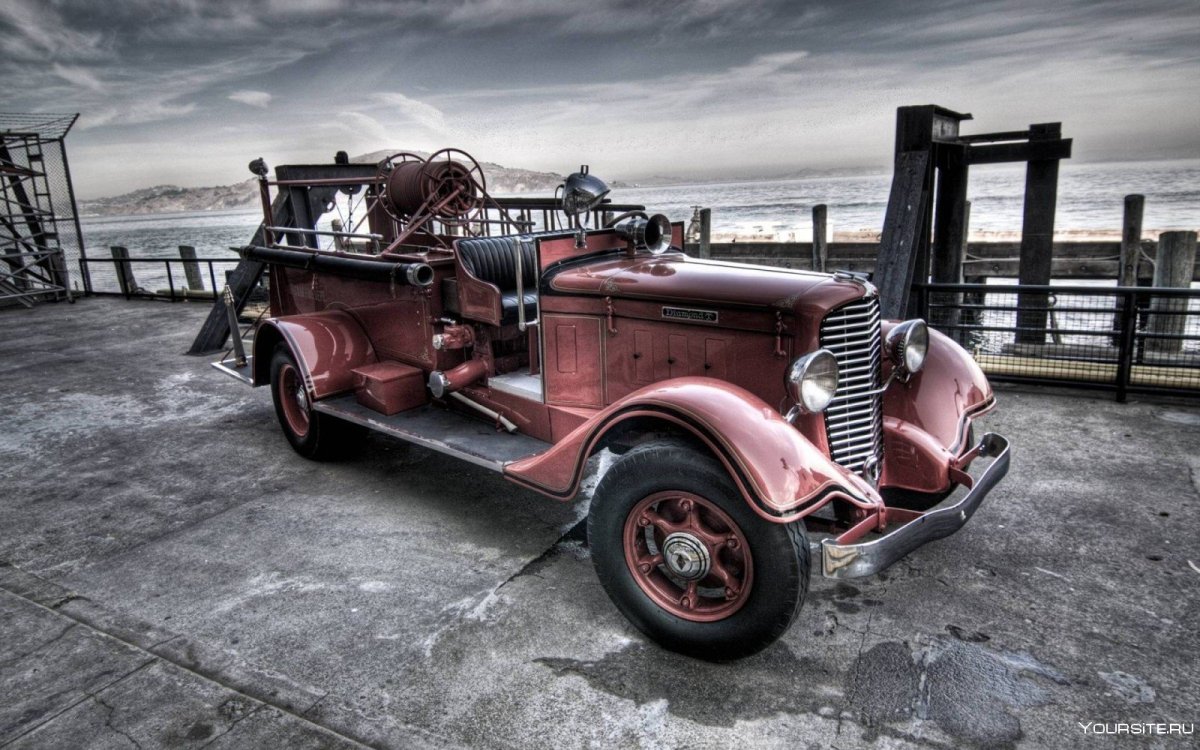 Старый автомобиль 1920