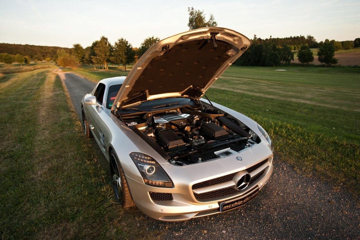 Mercedes-Benz SLS AMG мотор