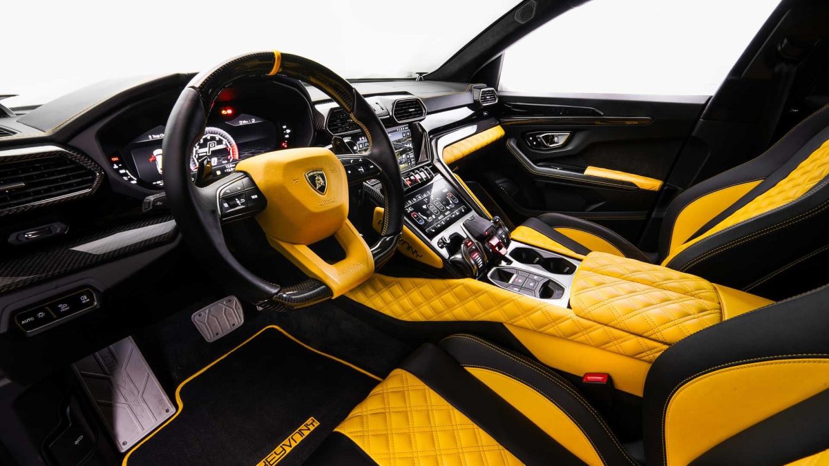 Lamborghini Urus 2021 салон