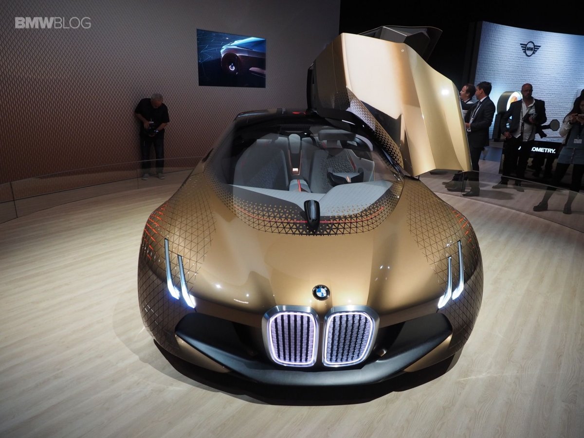 BMW Vision 100 Concept Tour