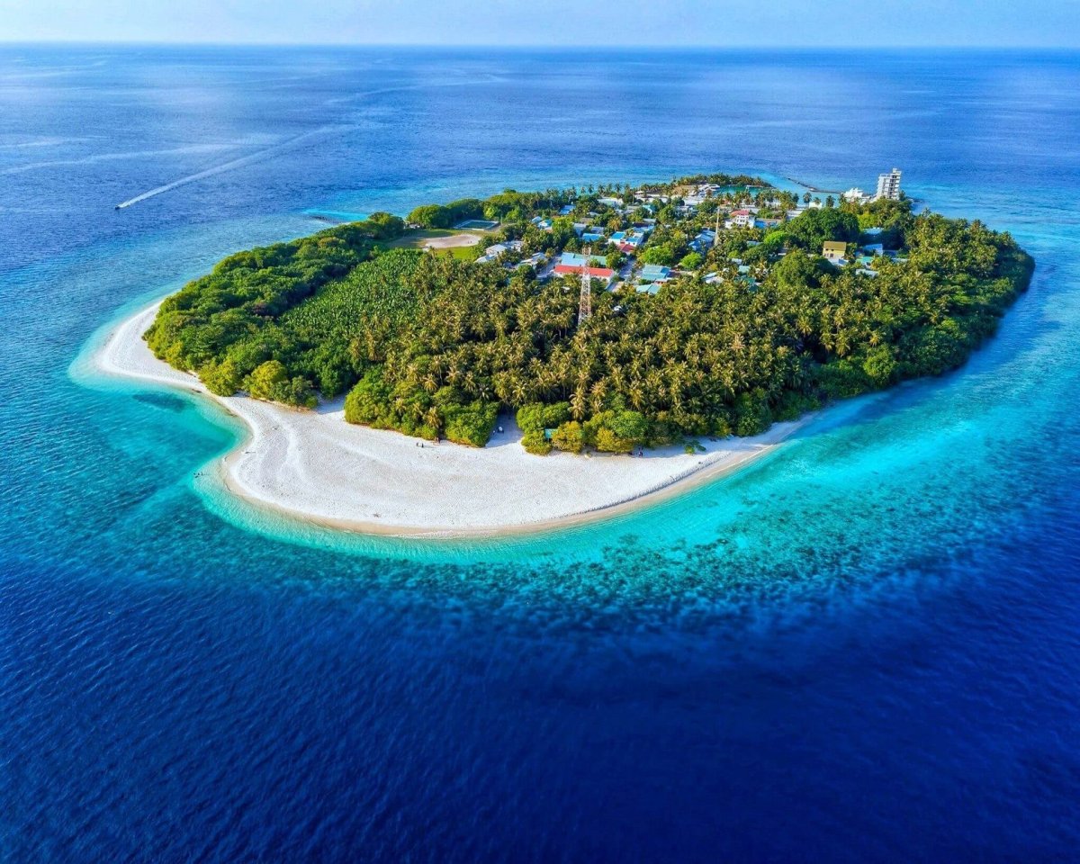 Остров атолла Баа