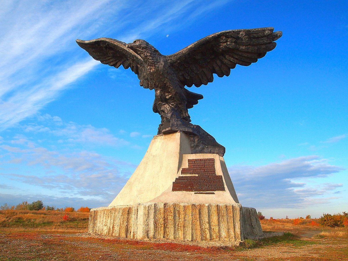 Станица Вешенская памятник Орел