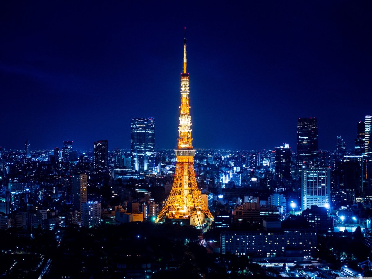 Токийская башня ночью