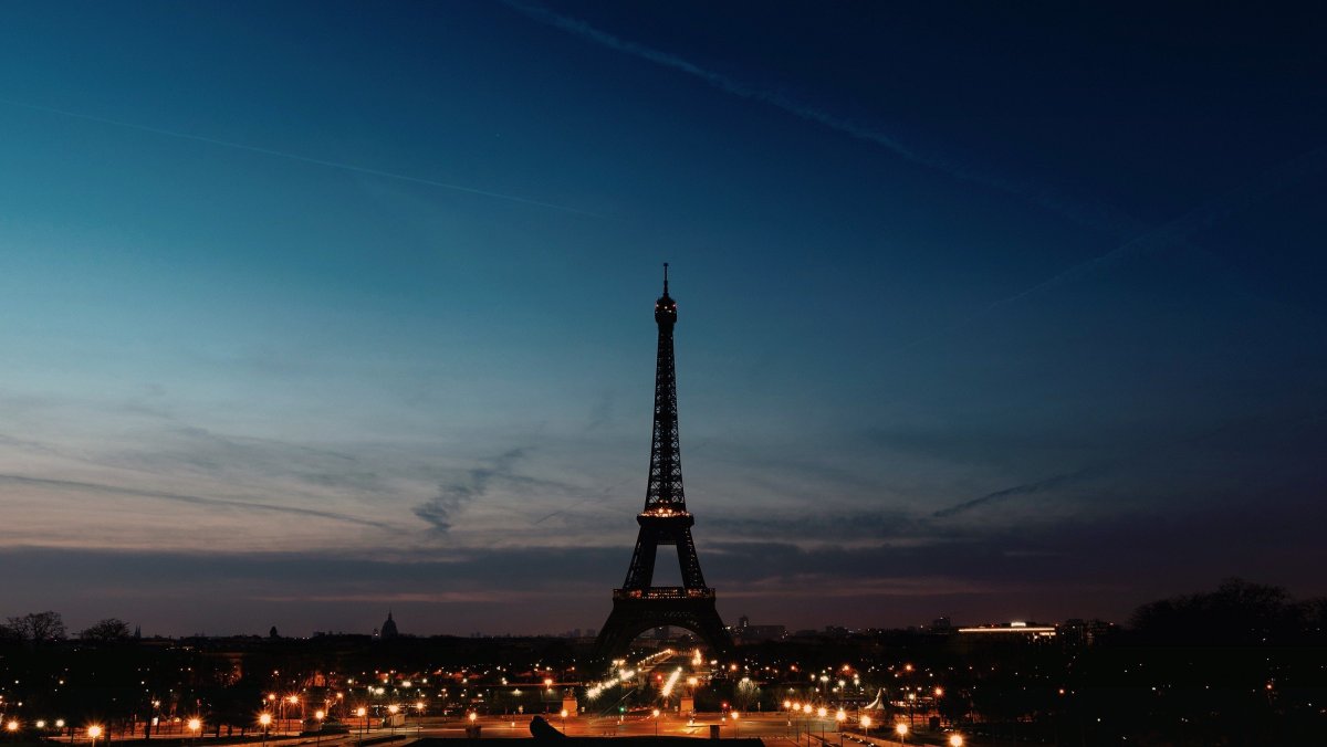 Франция Париж Эйфелева башня ночью