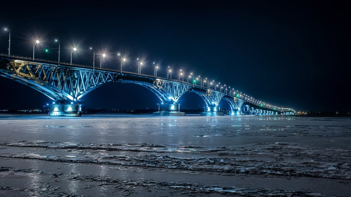 Саратовский мост ночью