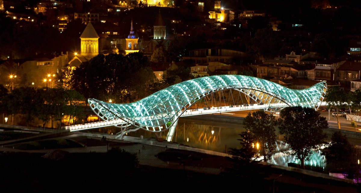 Хрустальный мост Тбилиси
