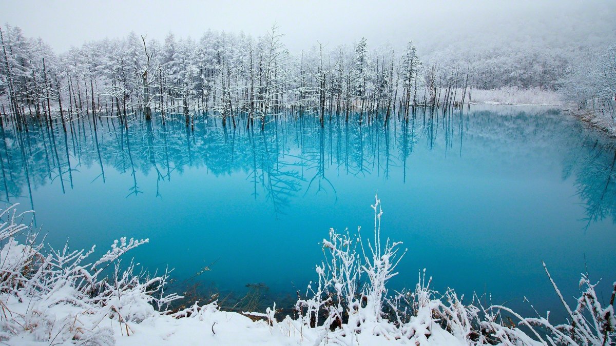 Голубые озера зимой