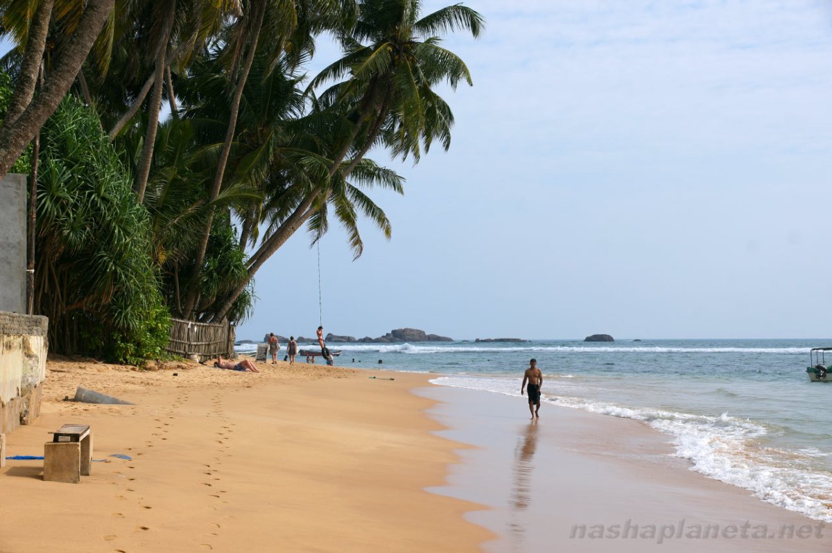 Пляж Хиккадува на Шри Ланке