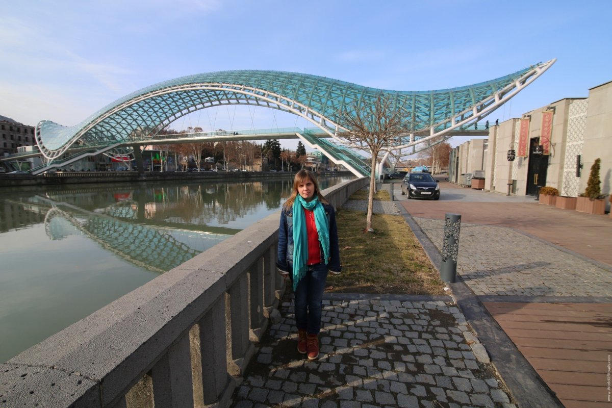 Парк Рике в Тбилиси мост мира