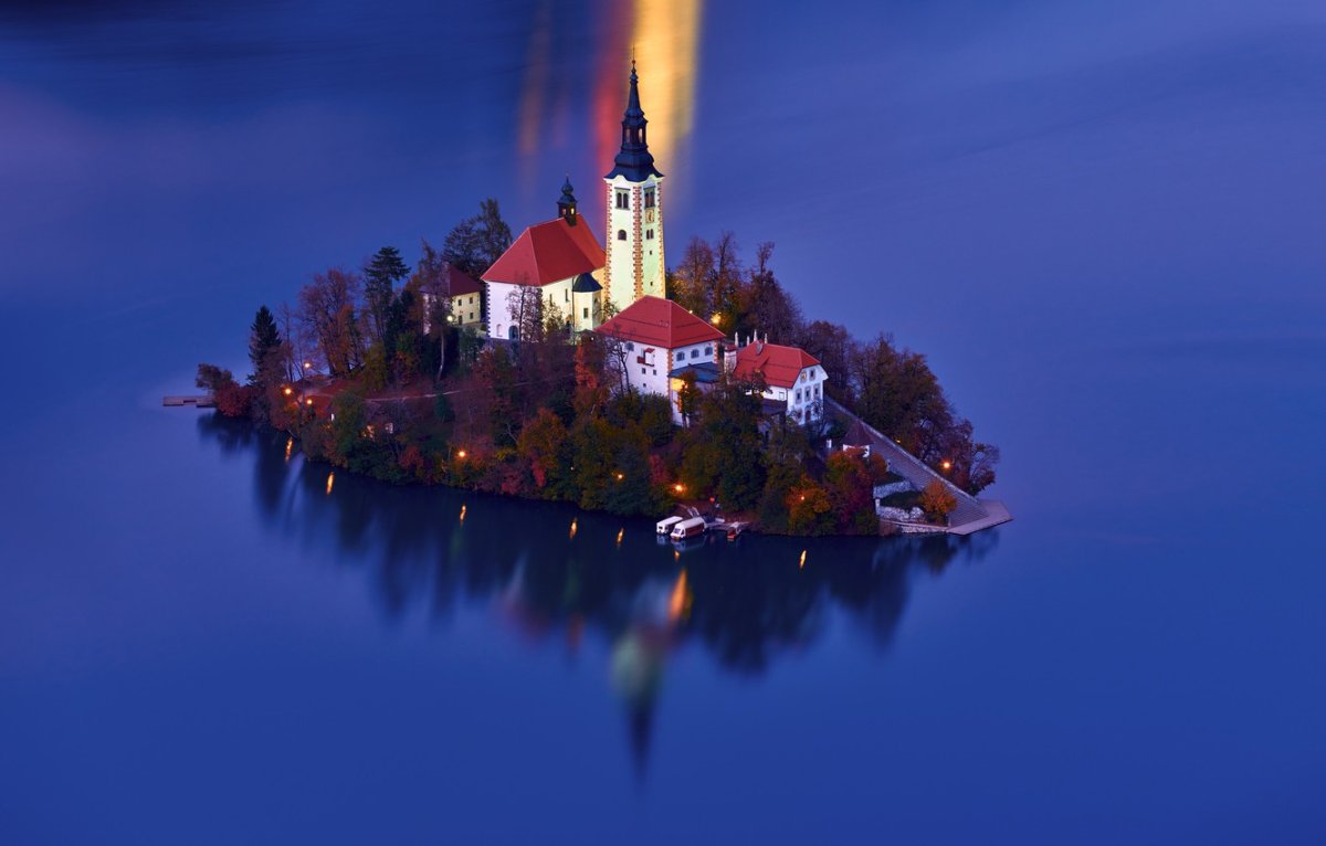 Церковь Вознесения на озере Блед в Словении