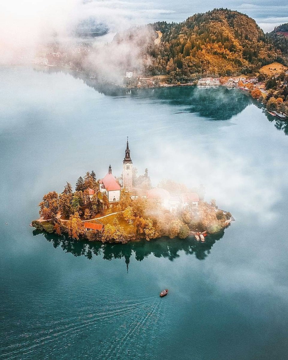 Озеро Блед Словения осень