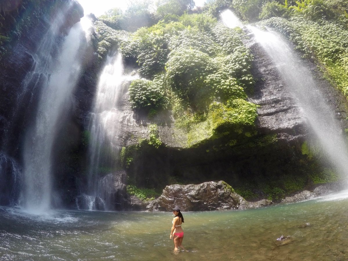 Остров Бали водопад Секумпул