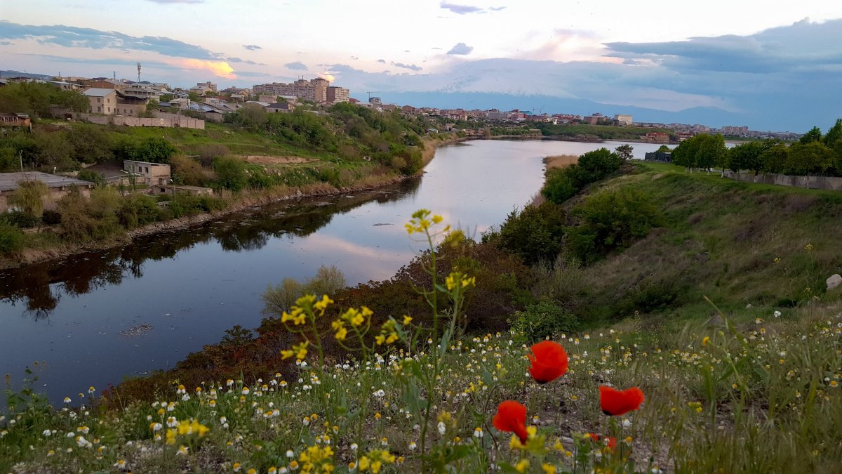 Река Раздан в Ереване