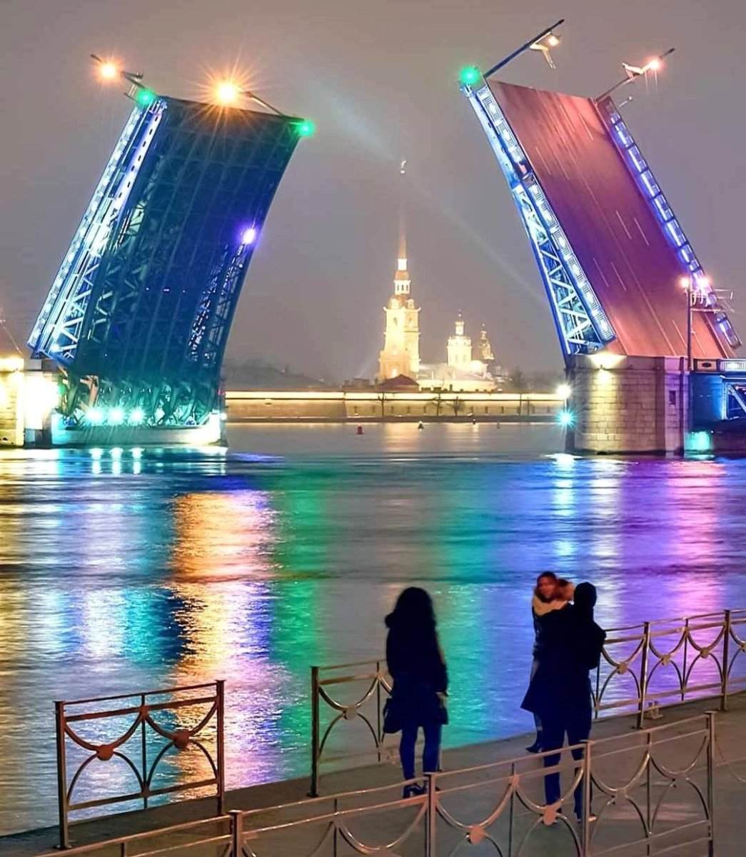 Разводной мост в Санкт-Петербурге Дворцовый мост