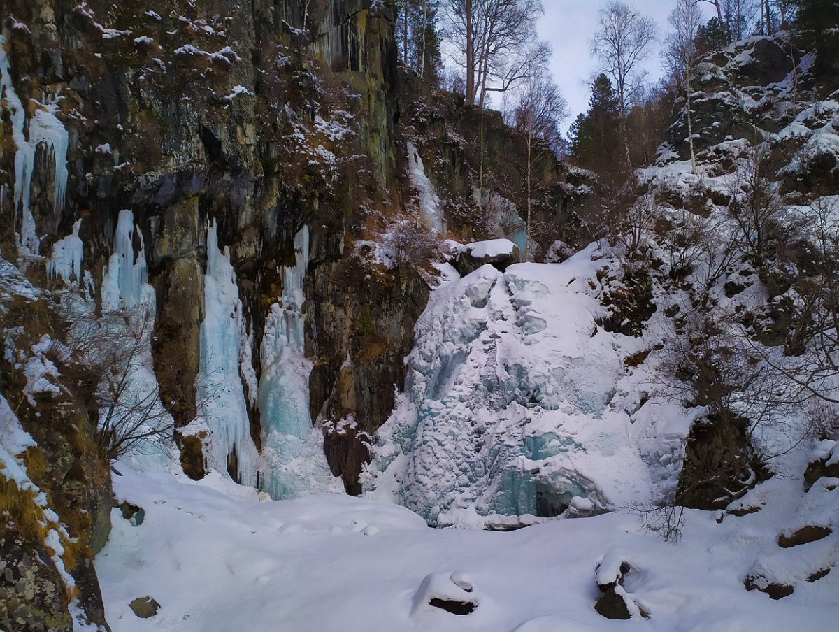 Водопад Корбу зимой