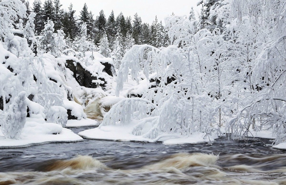 Водопад Кивач зима