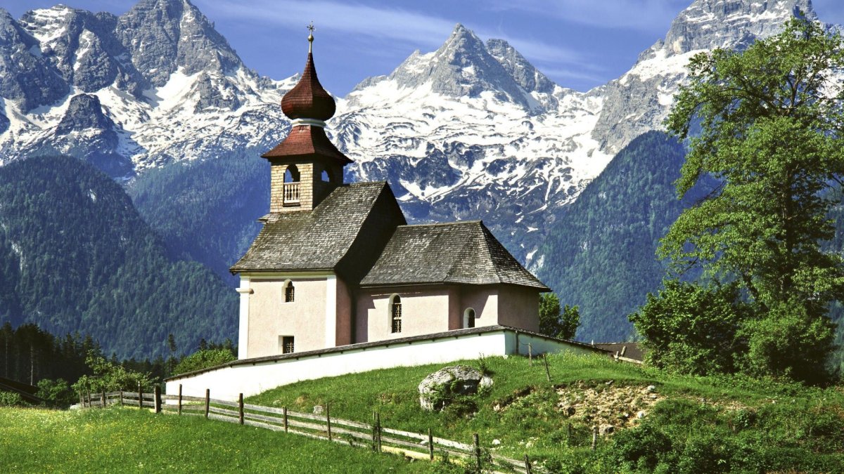 Католический собор Австрия в горах