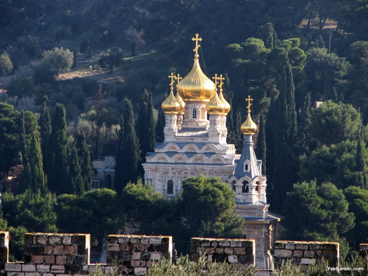 Монастырь Петра и Павла в Румынии в горах