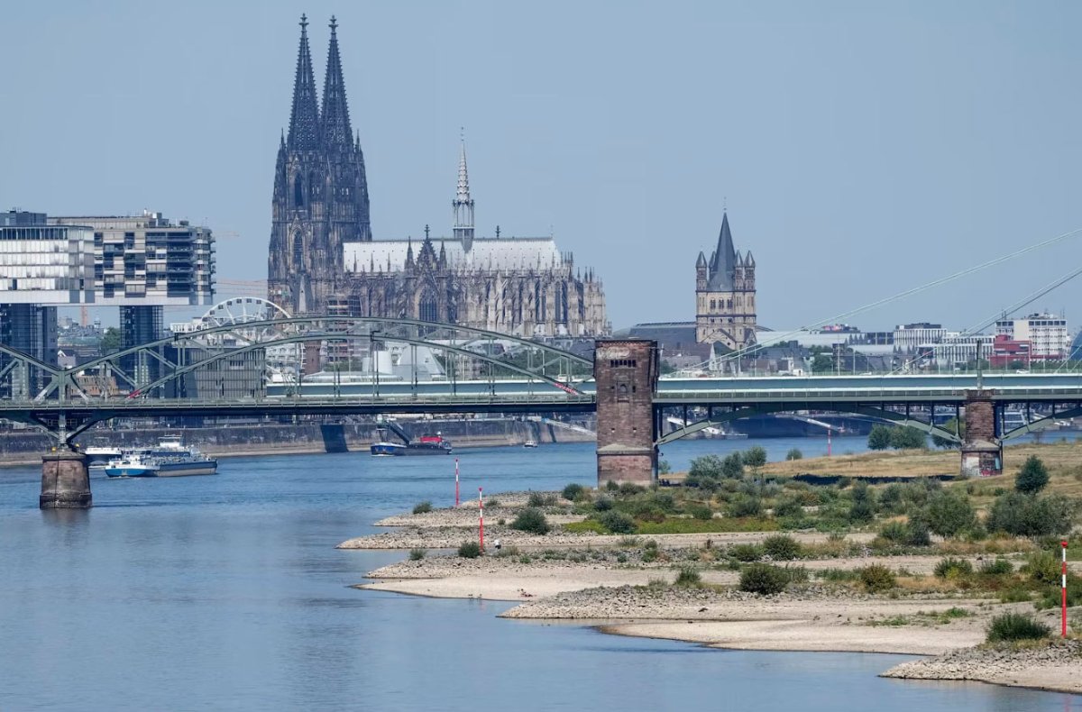 Река Рейн пересыхает