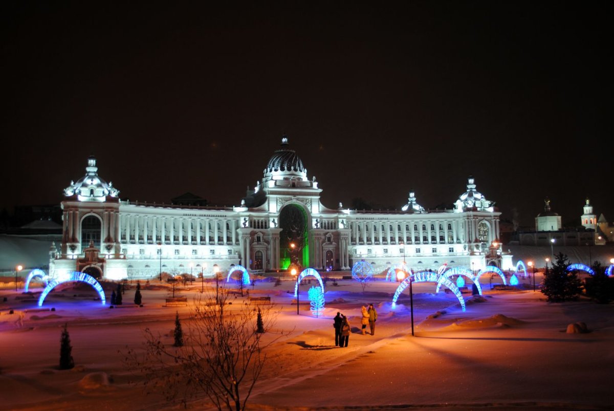 Дворец земледельцев Казань ночью