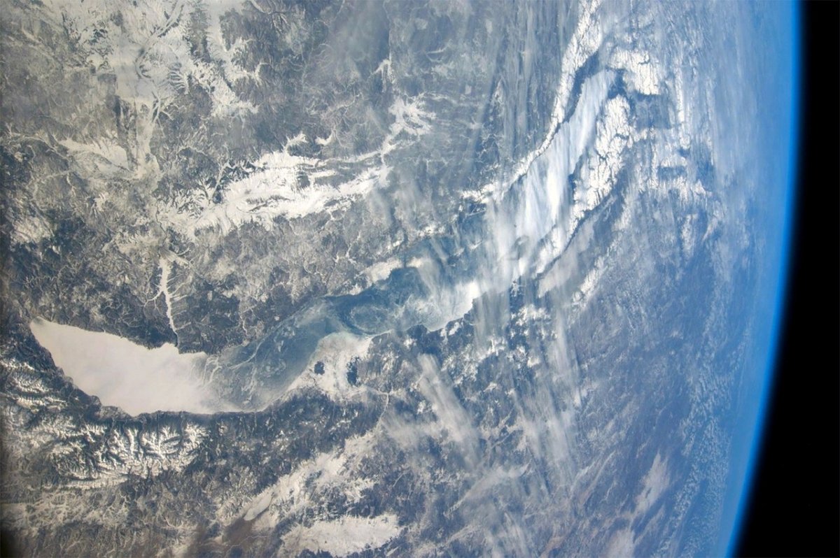 Озеро Байкал снимок из космоса