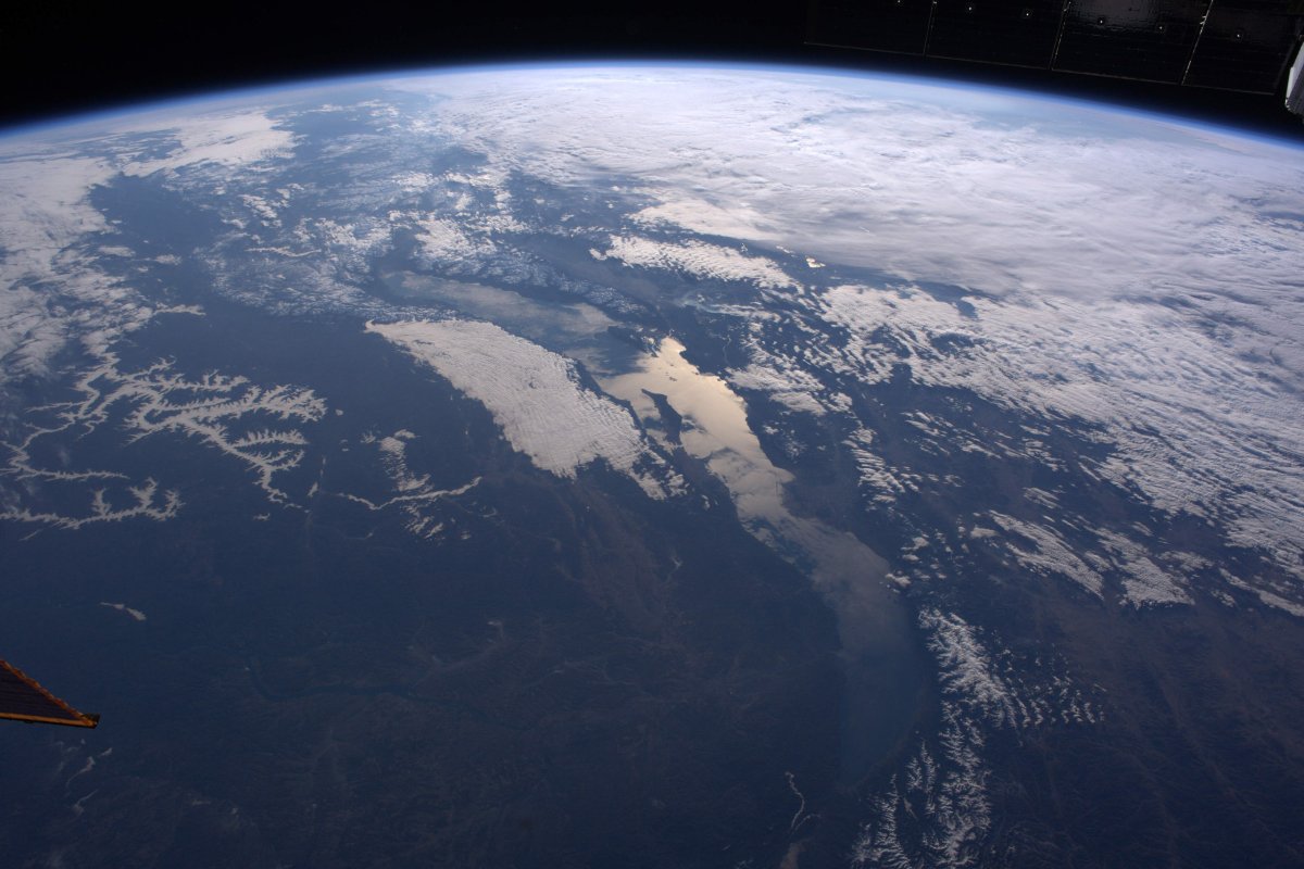 Космический снимок озера Байкал