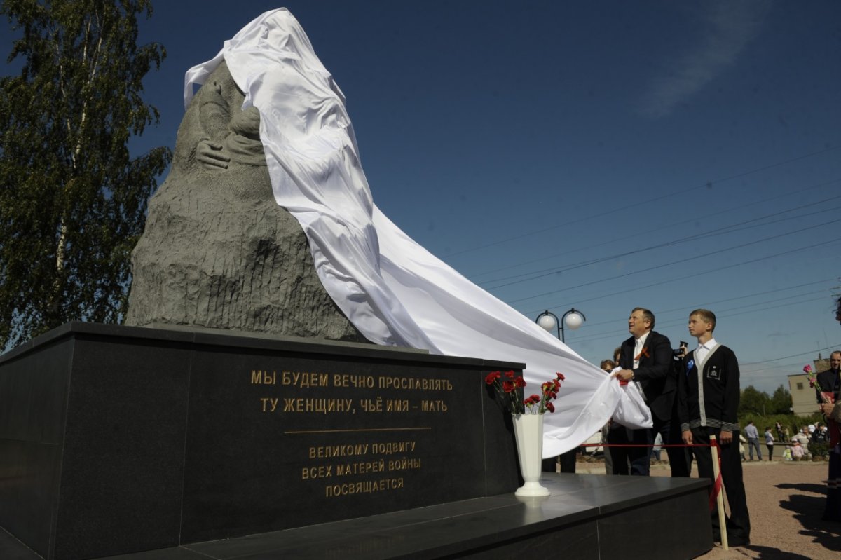 Памятник матерям войны Подпорожье