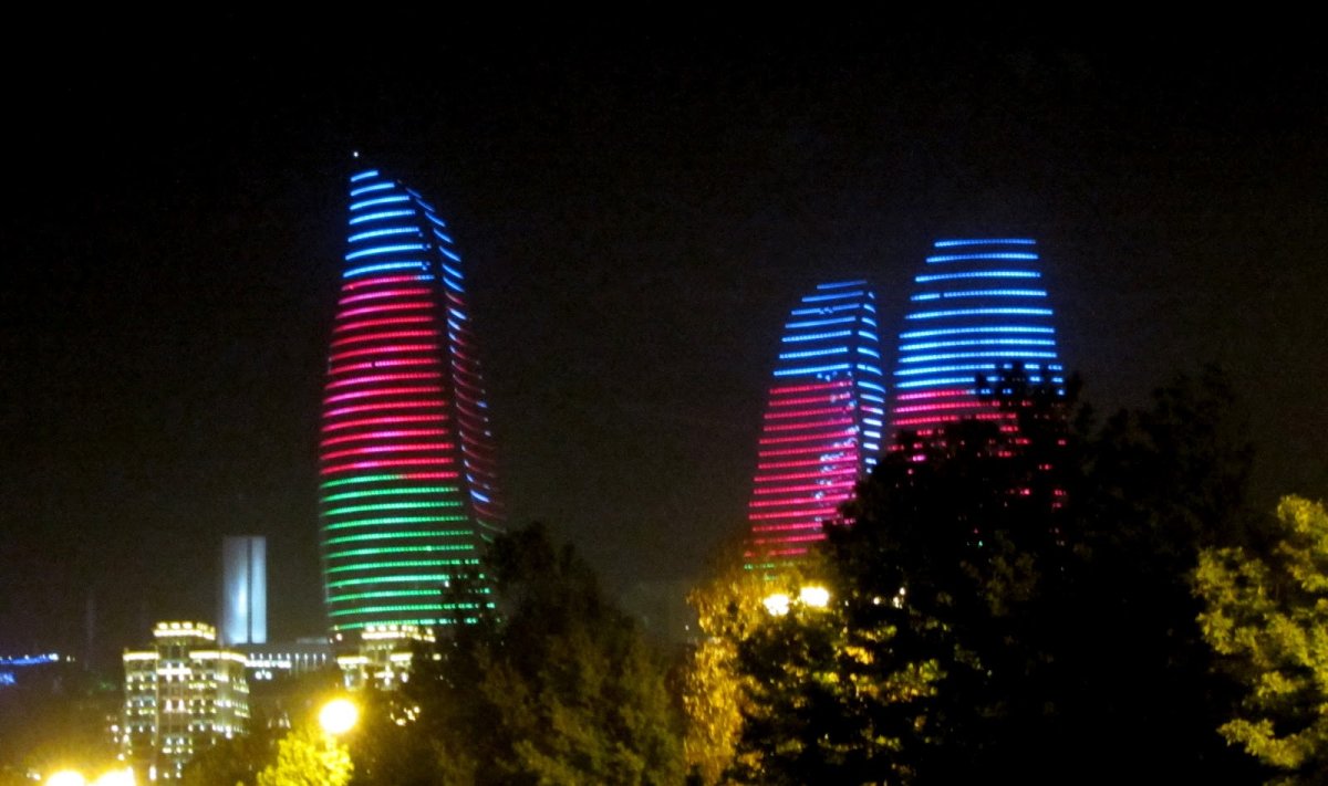 Три башни огня Баку