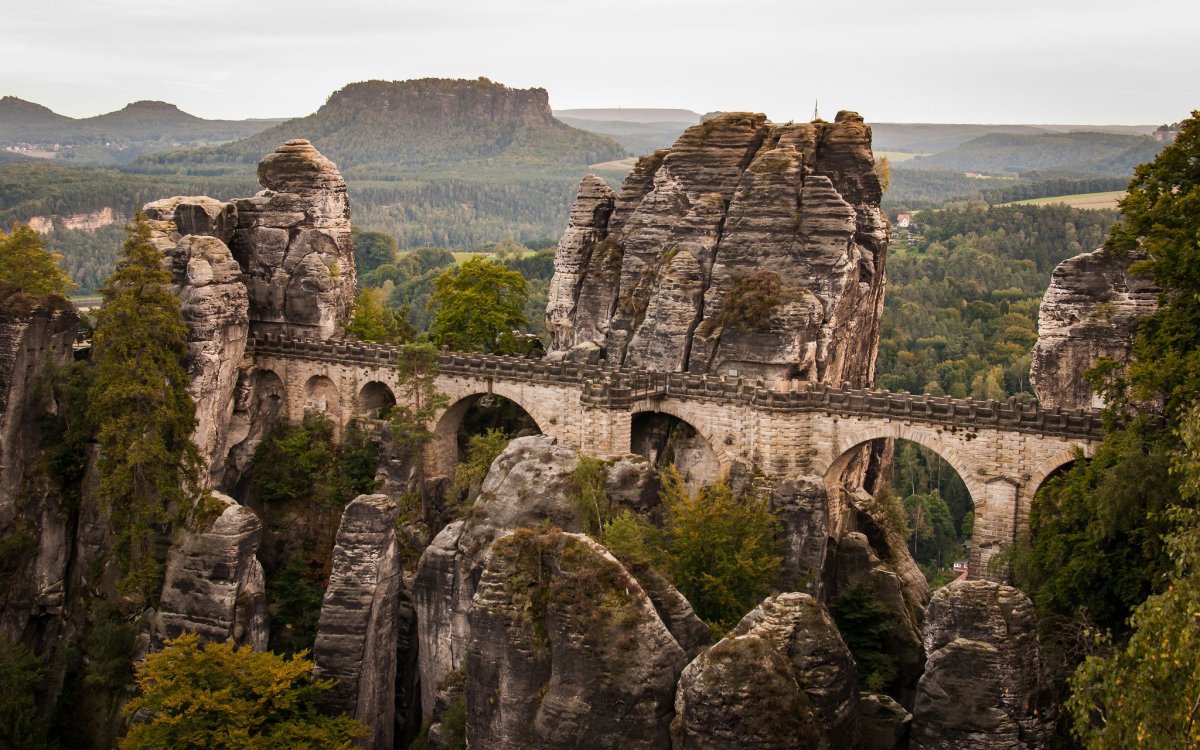Каменный мост Бастай