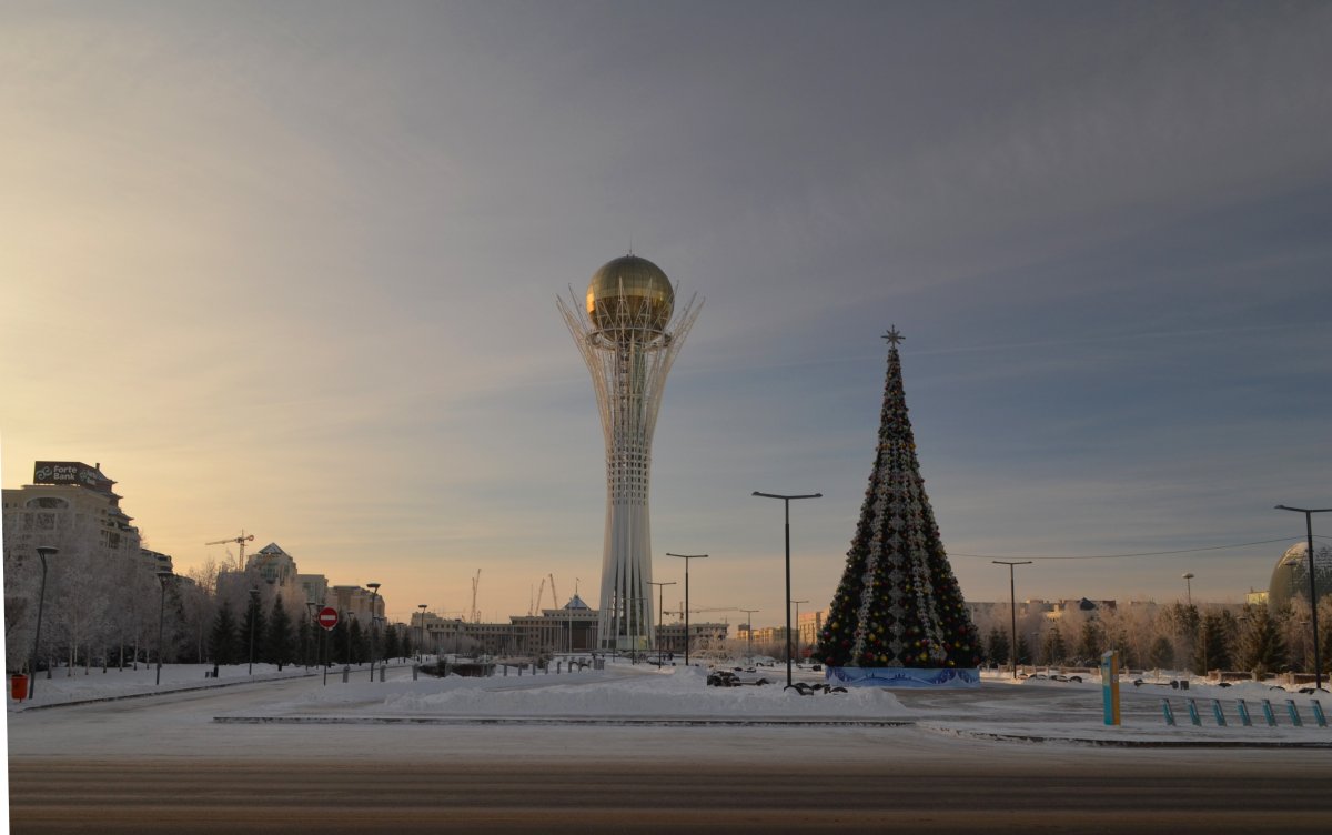 Байтерек Астана зимой