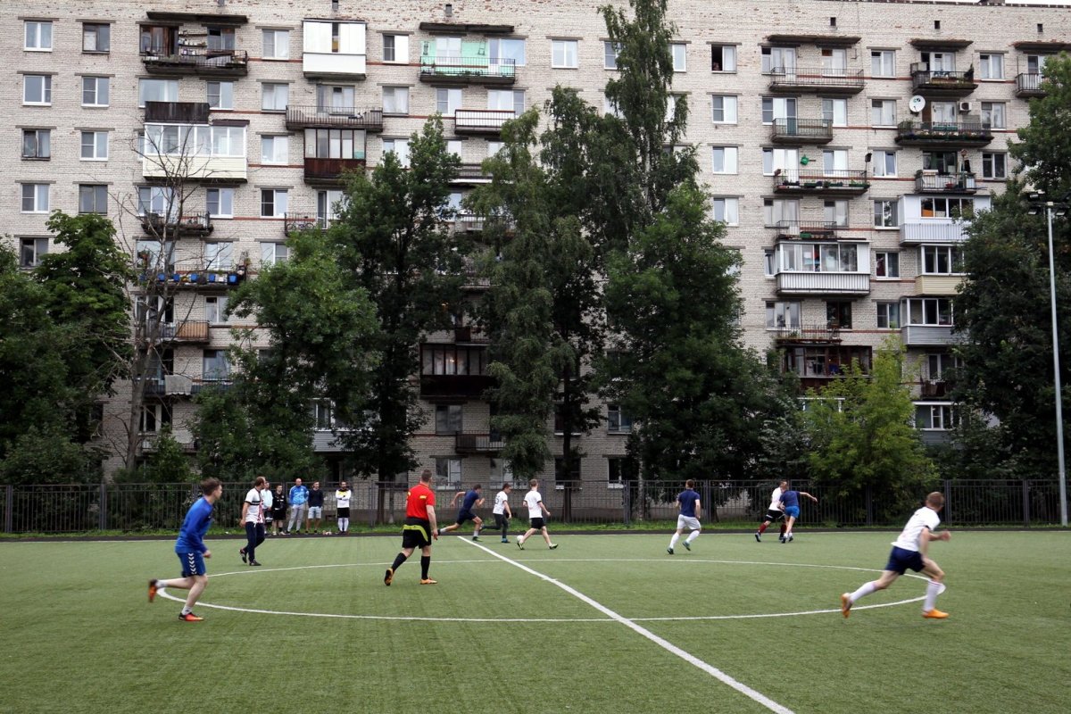 Дворовые футболисты