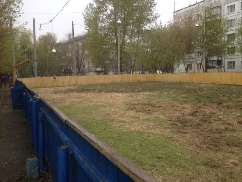Хоккейные коробки во дворах
