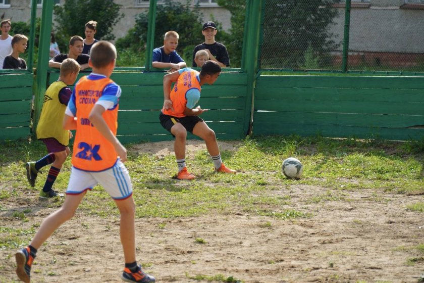 Футбол в коробке