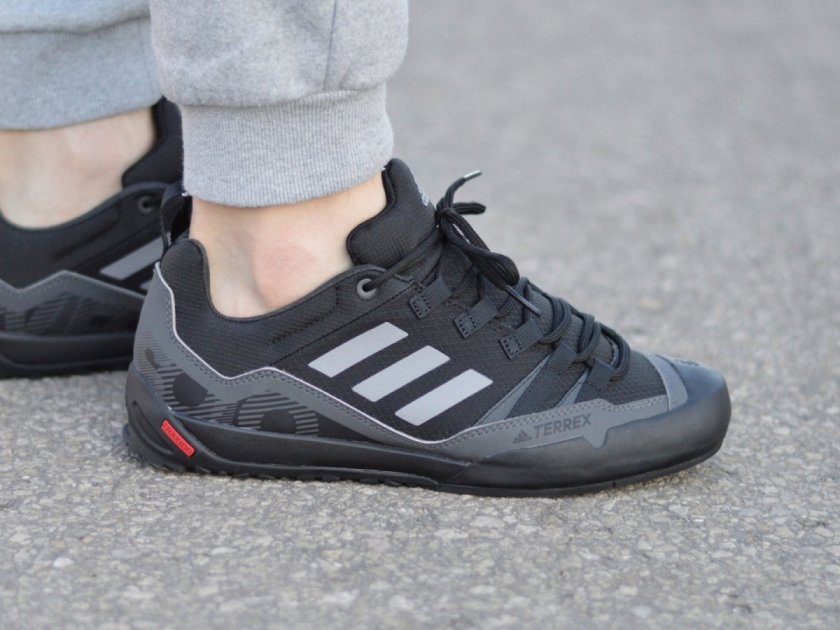 Adidas solo