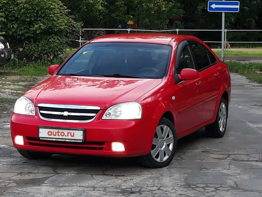 Chevrolet Lacetti красный
