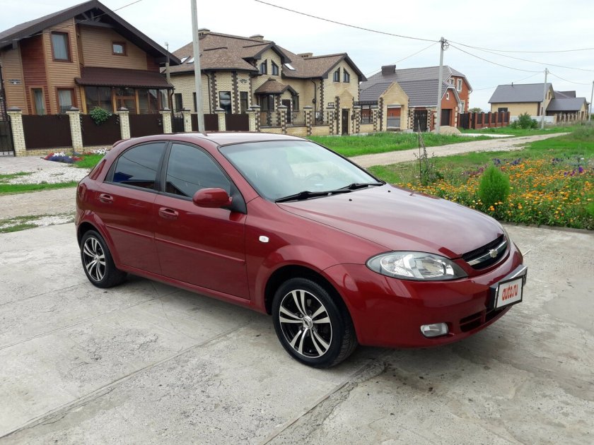 Chevrolet Lacetti Red